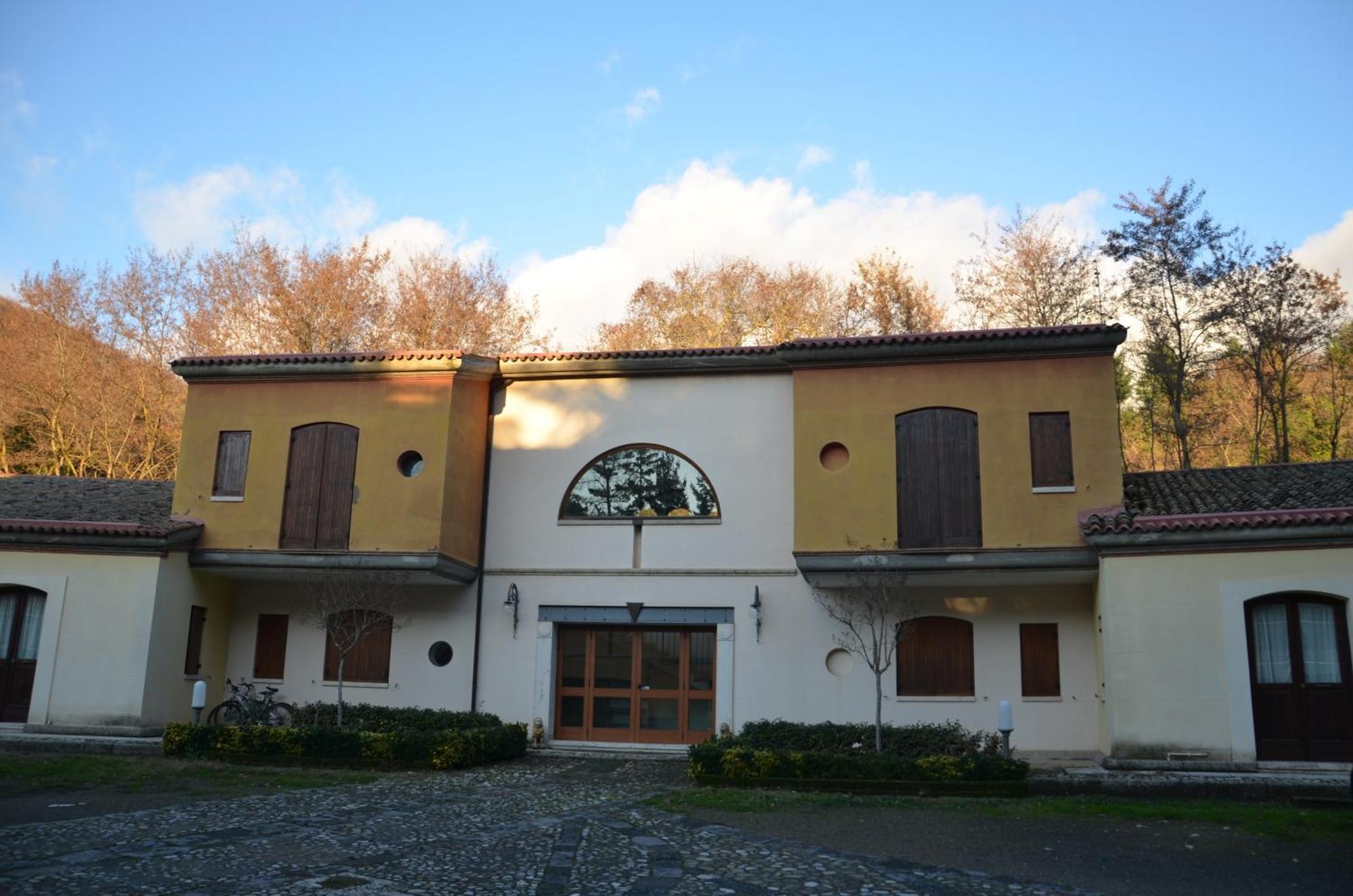 Borgo Villa Maria Monticchio  Exterior foto